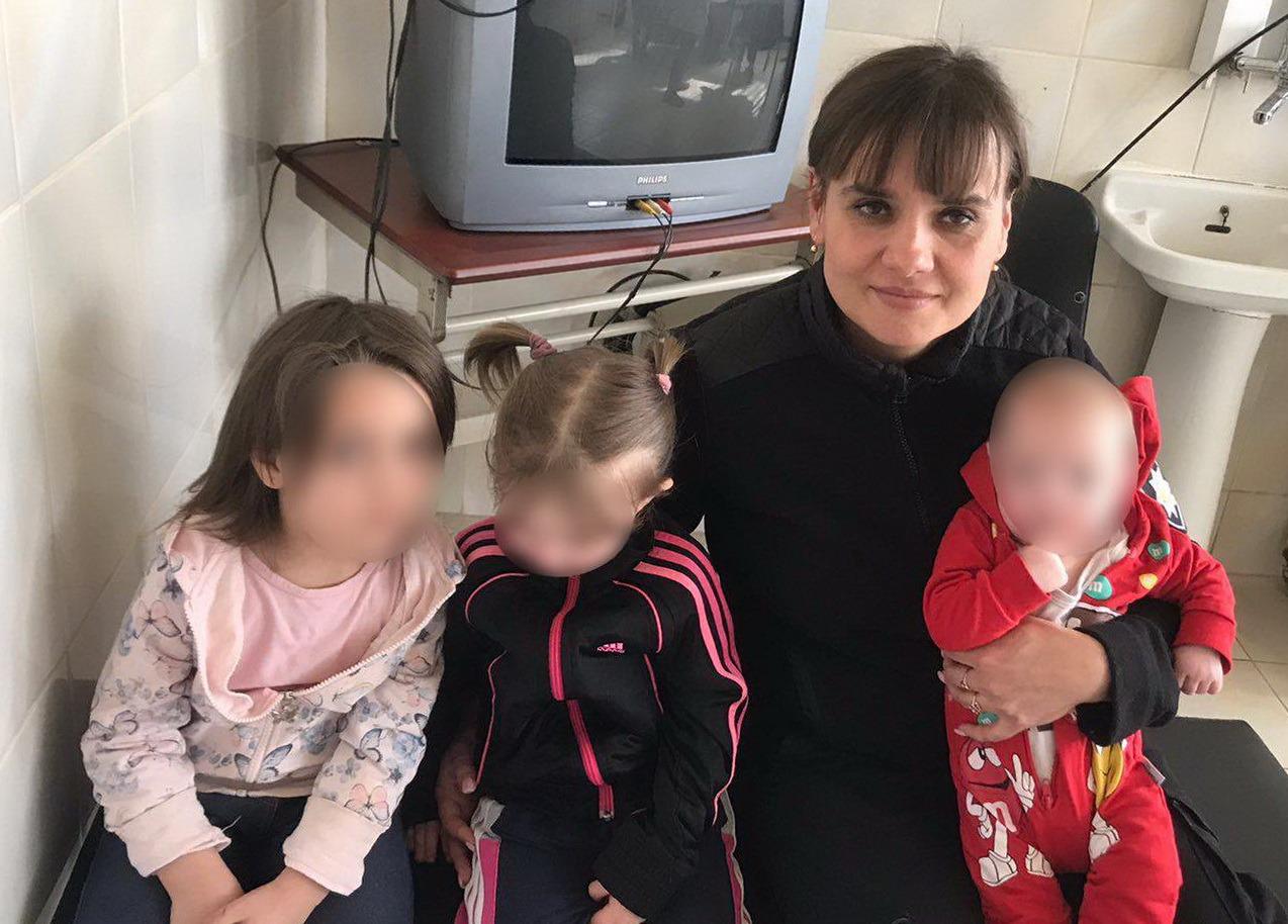 У Мукачеві вилучили трьох дітей від матері, котра залишила їх сусідці та зникла (ФОТО)