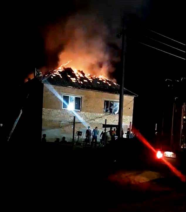 У Мукачеві багатодітна родина, в якої пожежею пошкоджено дім, отримає майже пів мільйона грн допомоги
