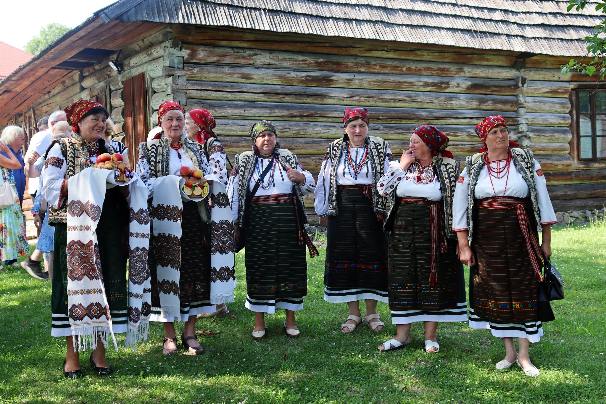 У скансені в Ужгороді відтворили обряди гуцульського весілля (ФОТО, ВІДЕО)