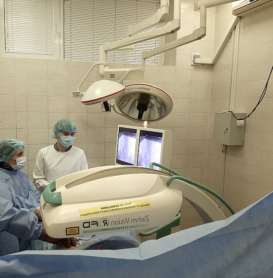 В Ужгороді хірурги виконали високотехнологічну операцію зі стентування сонної артерії (ФОТО)