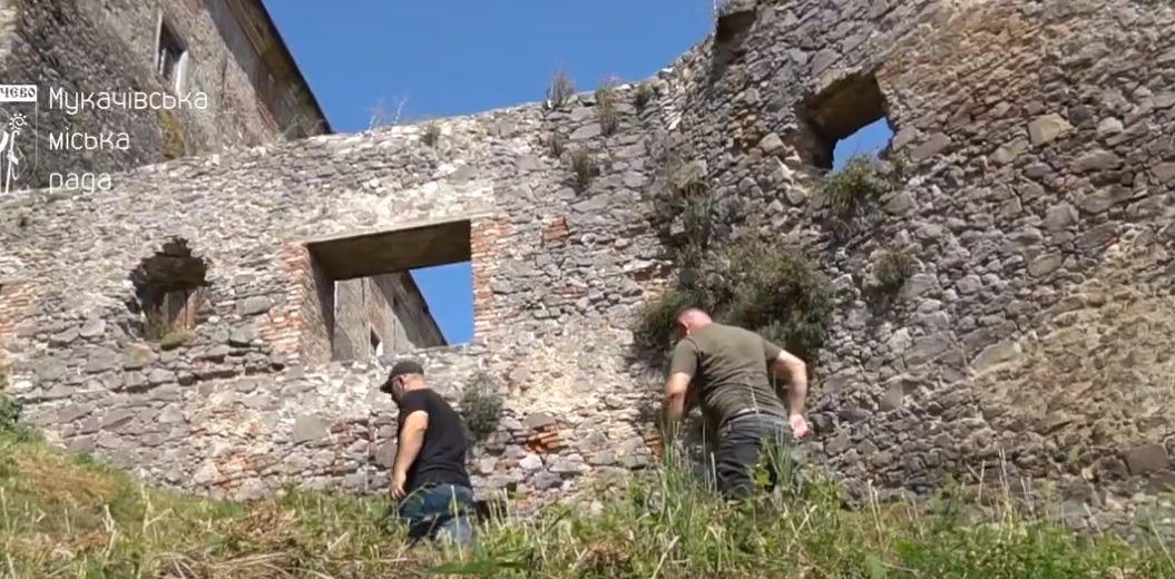 У Мукачівському замку розпочалися археологічні розкопки (ВІДЕО)