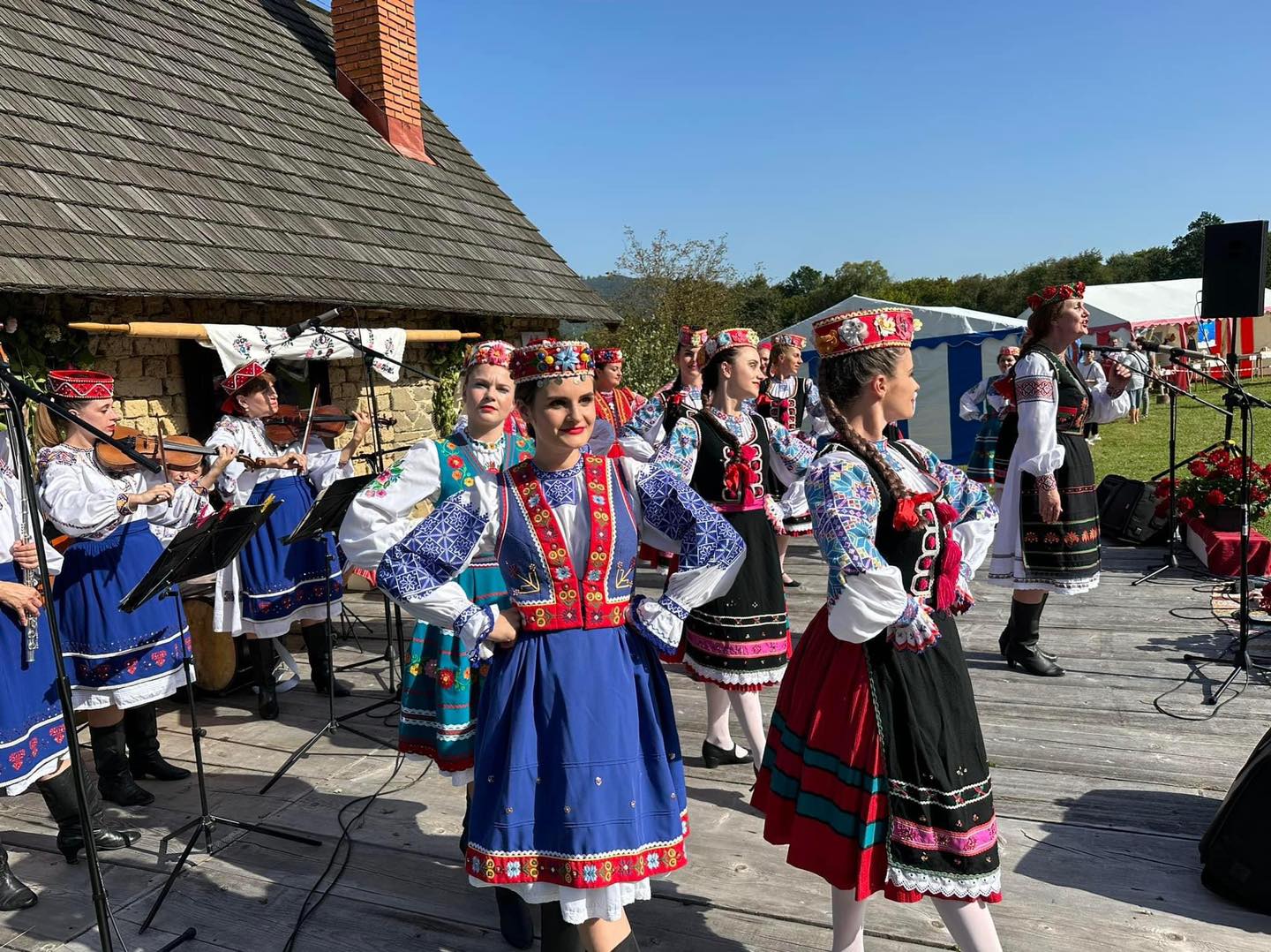 Закарпатський народний хор виступив Дні народних традицій у словацькому Свиднику (ФОТО)