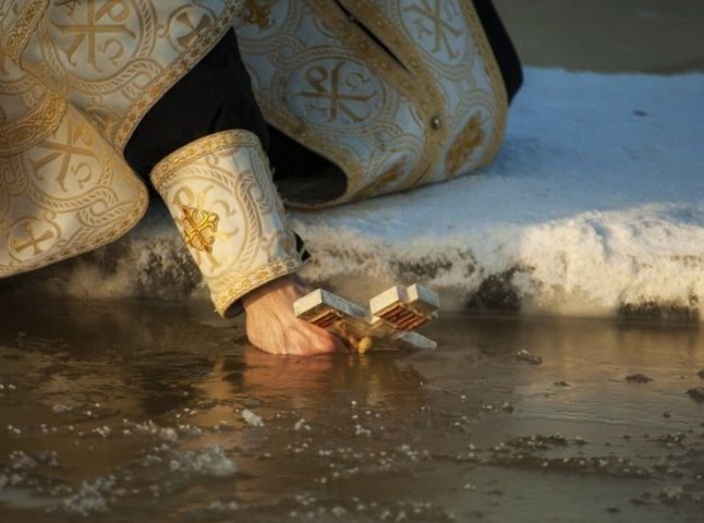 Графік святкових богослужінь до свята Богоявлення (Хрещення Господнього) та освячення води 2024 року в Ужгороді