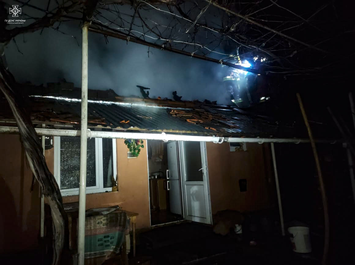 У новорічну ніч згорів будинок в Пацканьові Середнянської громади (ФОТО)