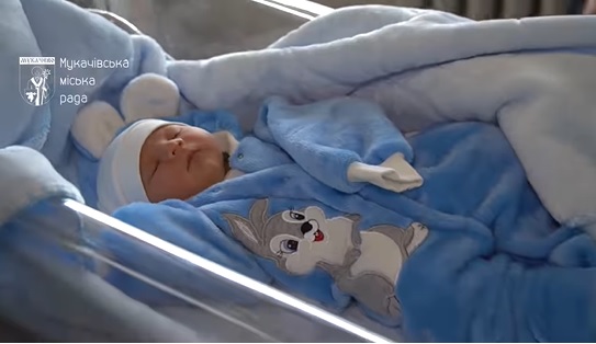 Майже 2 000 діток народилося у пологовому відділенні Лікарні Святого Мартина в Мукачеві  у 2023 році (ВІДЕО)