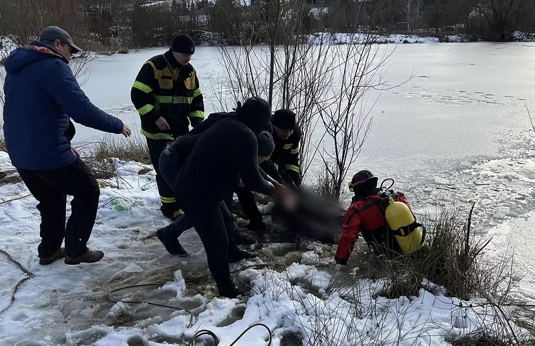 Рибалці, що потонув, провалившись під кригу на ставку в Дубрівці, було 70 років (ФОТО)