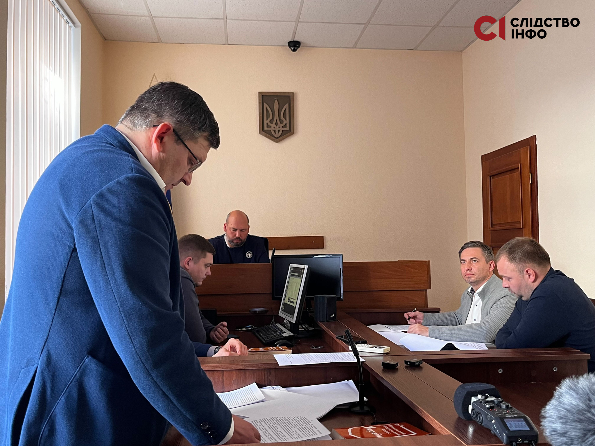 У Києві захист затриманого на переправленні "статусних" "ухилянтів" заступника начальника Берегівської поліції намагається затягнути процес (ФОТО)