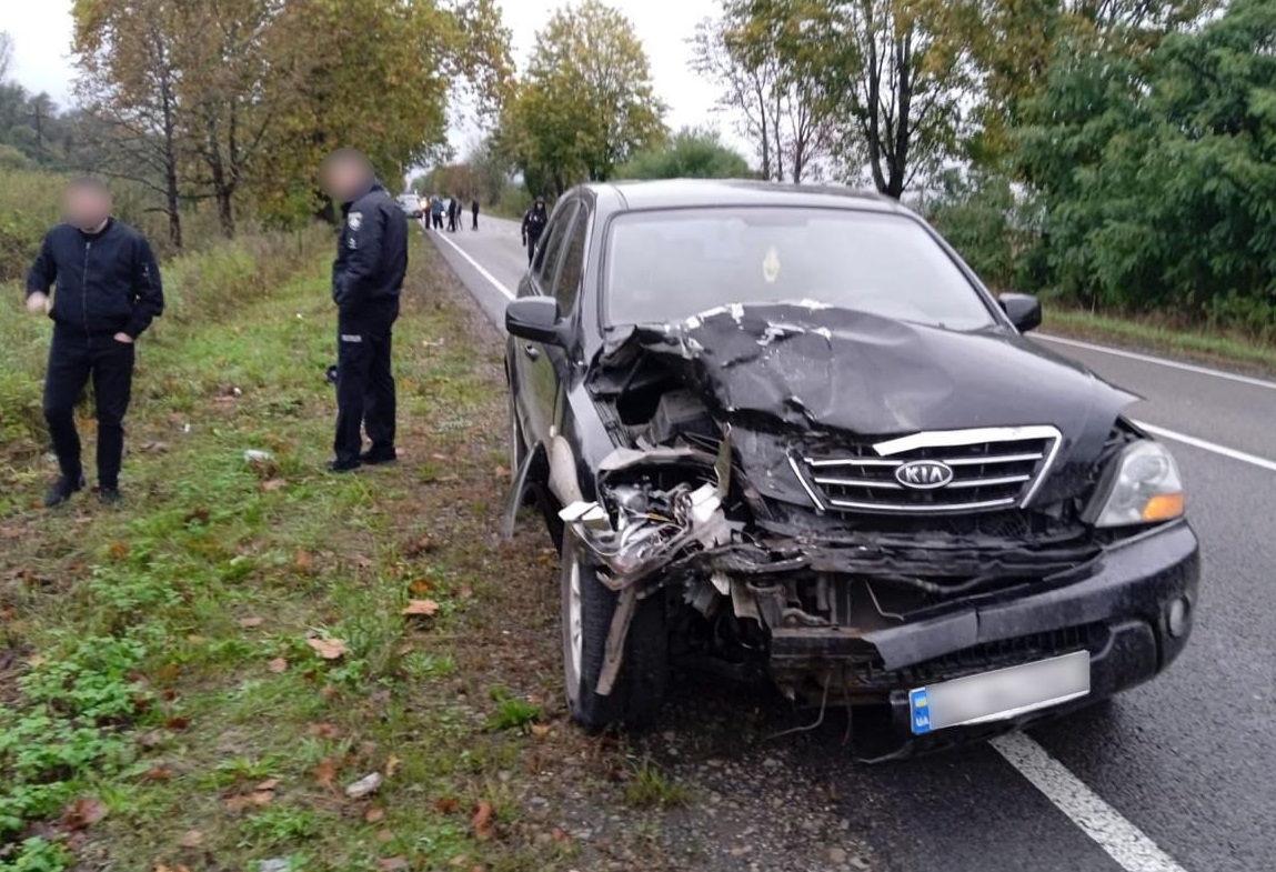 Біля Сокирниці на Хустщині водій KIA Sorento з Забережа смертельно травмував мотоцикліста з Велятина (ФОТО)