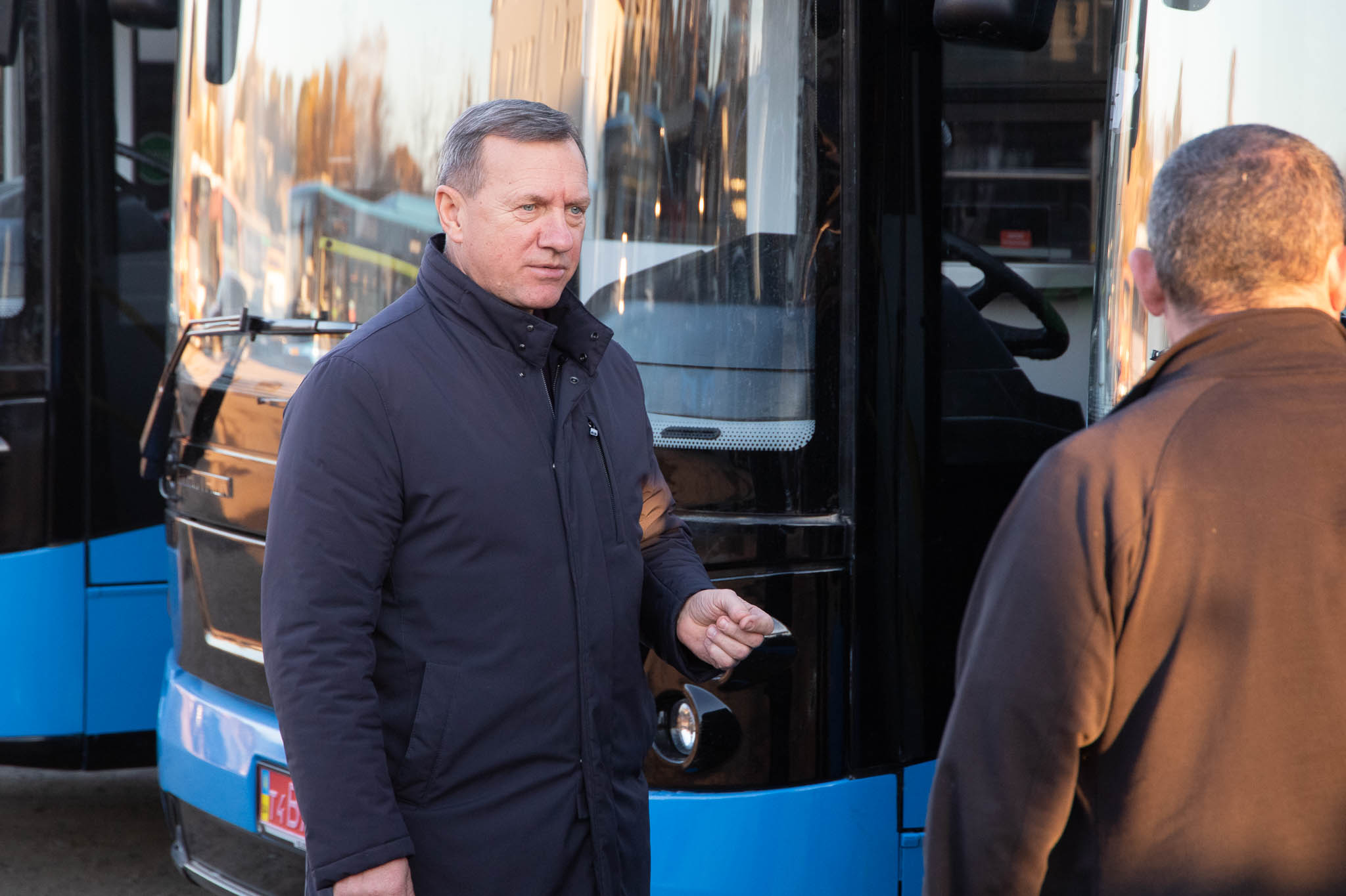 В Ужгороді, який не закупив дрони на прохання депутата-військовослужбовця, закупили нові автобуси (ФОТО)