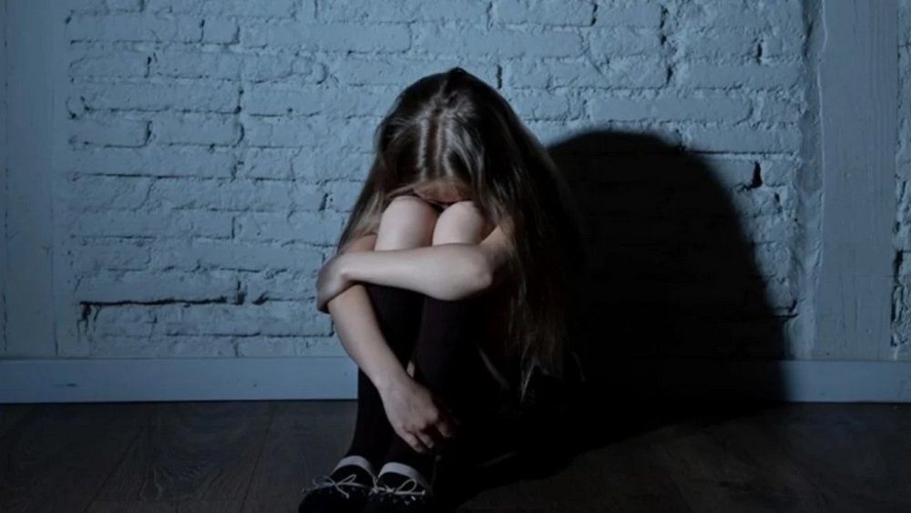 На Рівненщині закарпатця  засудили до 15 років тюрми за зґвалтування 13-річної падчерки