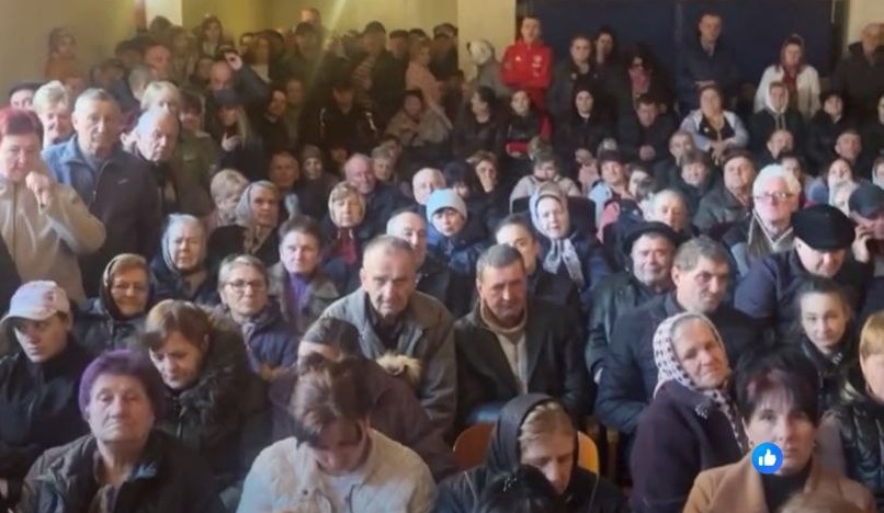 Нересницька громада на Тячівщині не допустила незаконні повторні "владні" слухання по знищенню Тересви ГЕСами (ФОТО)