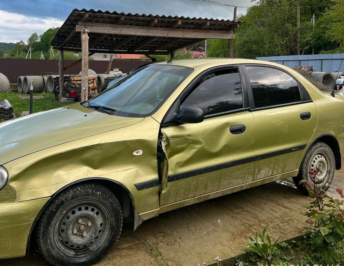 Житель Середнього Водяного на Тячівщині п'яним викрав авто сусіда і скоїв на ньому дві ДТП (ФОТО)