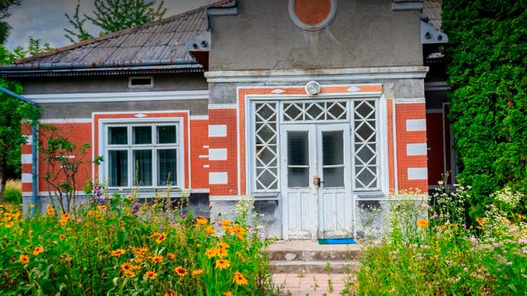 Працівники БЕБ Закарпаття відмовили Оноківську сільраду від "ризикованого" ремонту клубу за 8,8 млн грн