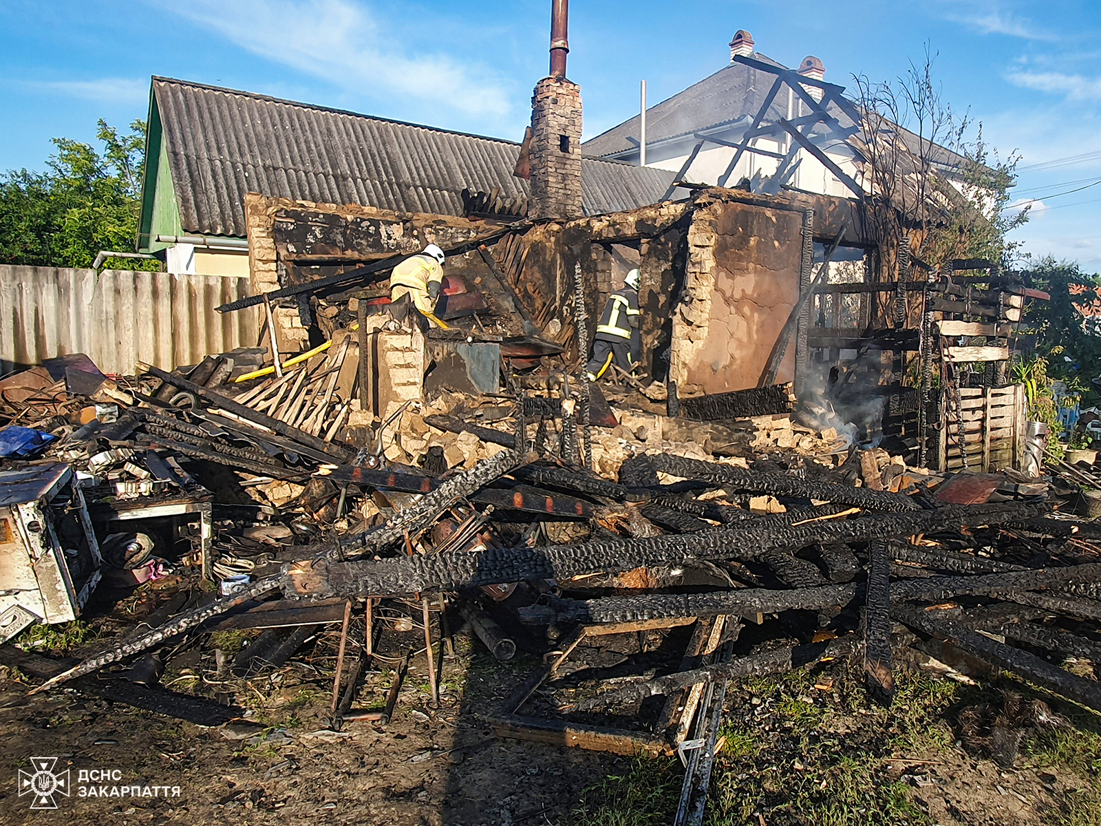 У Вилоку на Берегівщині через варіння їжі для худоби вигоріла літня кухня (ФОТО)