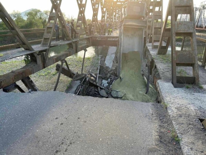 Міст через Тересву, завалений автівкою ПП "Стік", демонтують