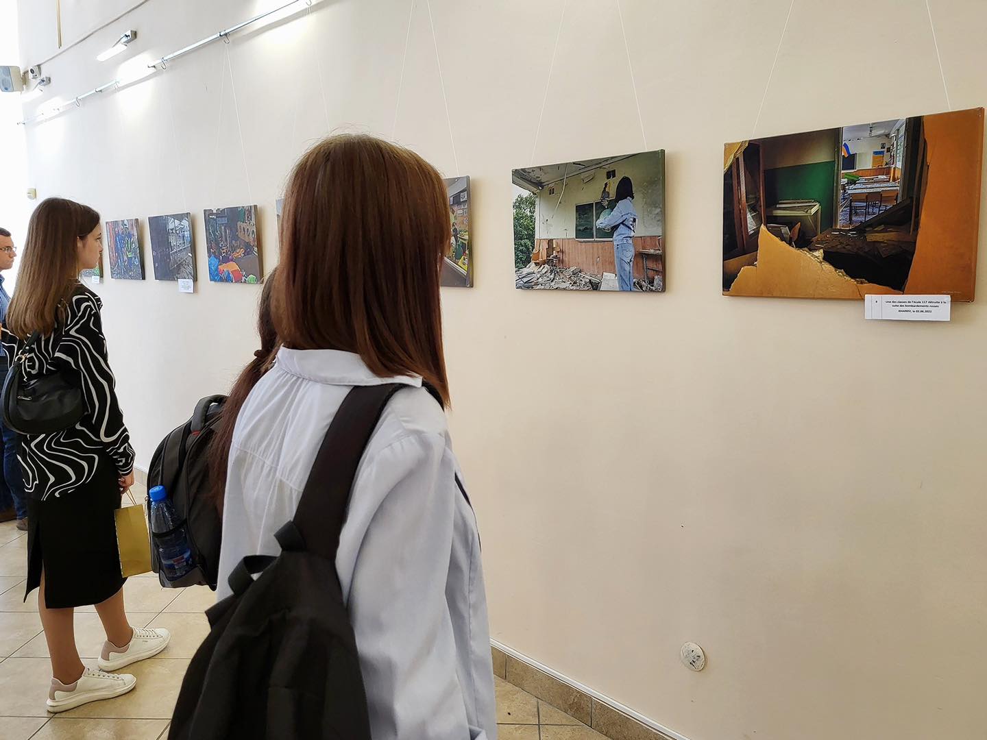 В ужгородському скансені відкрили фотовиставку про трагічні сторінки воєнного життя Харкова (ФОТО)