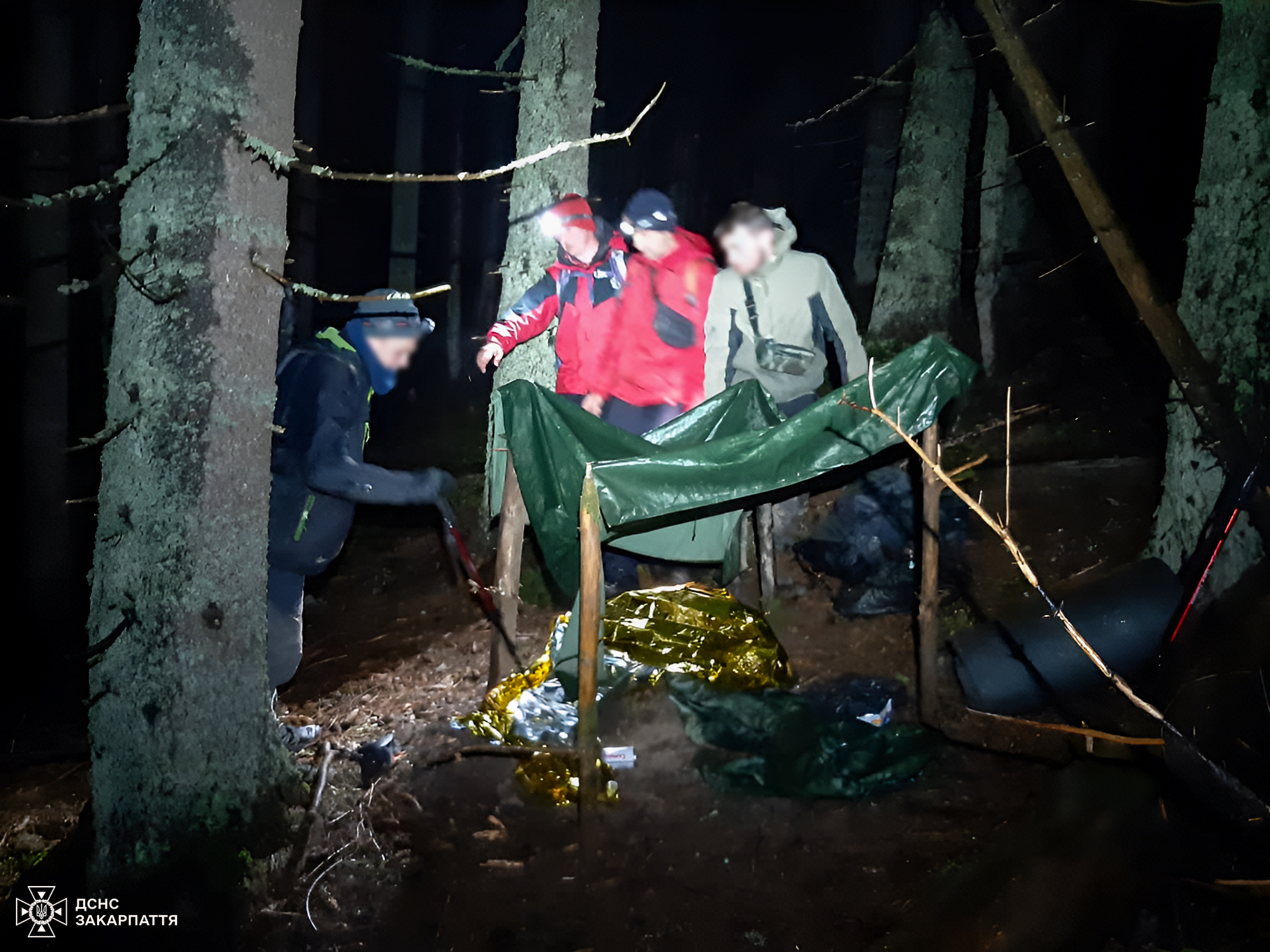 На Рахівщині врятували двох туристів, які майже тиждень блукали Карпатами (ФОТО)