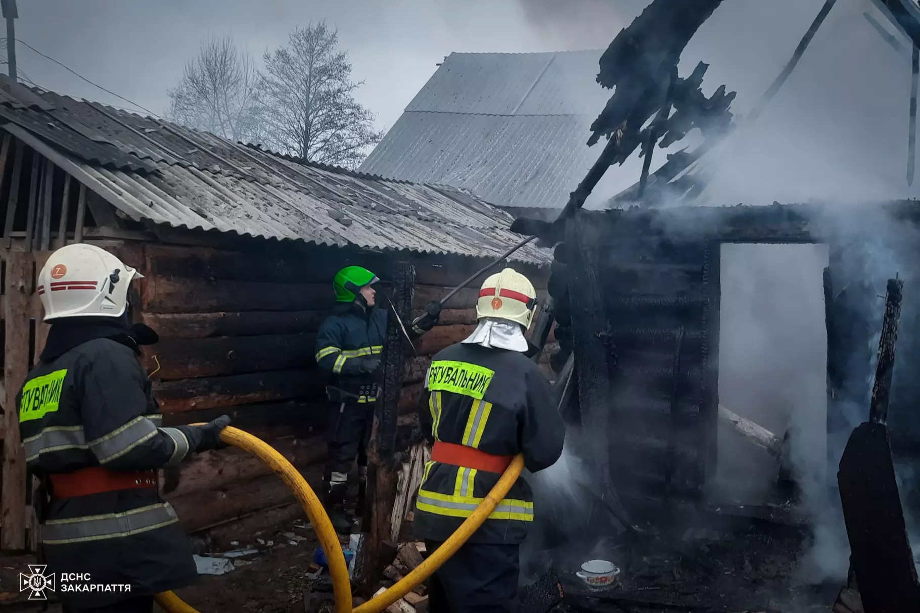 У Тур'я Пасіці на Ужгородщині горів дерев'яний будинок (ФОТО)