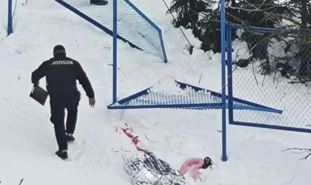 На гірськолижному курорті Драгобрат, впавши з витягу, загинула лижниця (ФОТО)