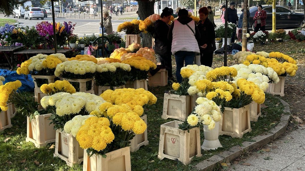 Тимчасова торгівля ритуальною продукцією стартує в Ужгороді з 15 жовтня 