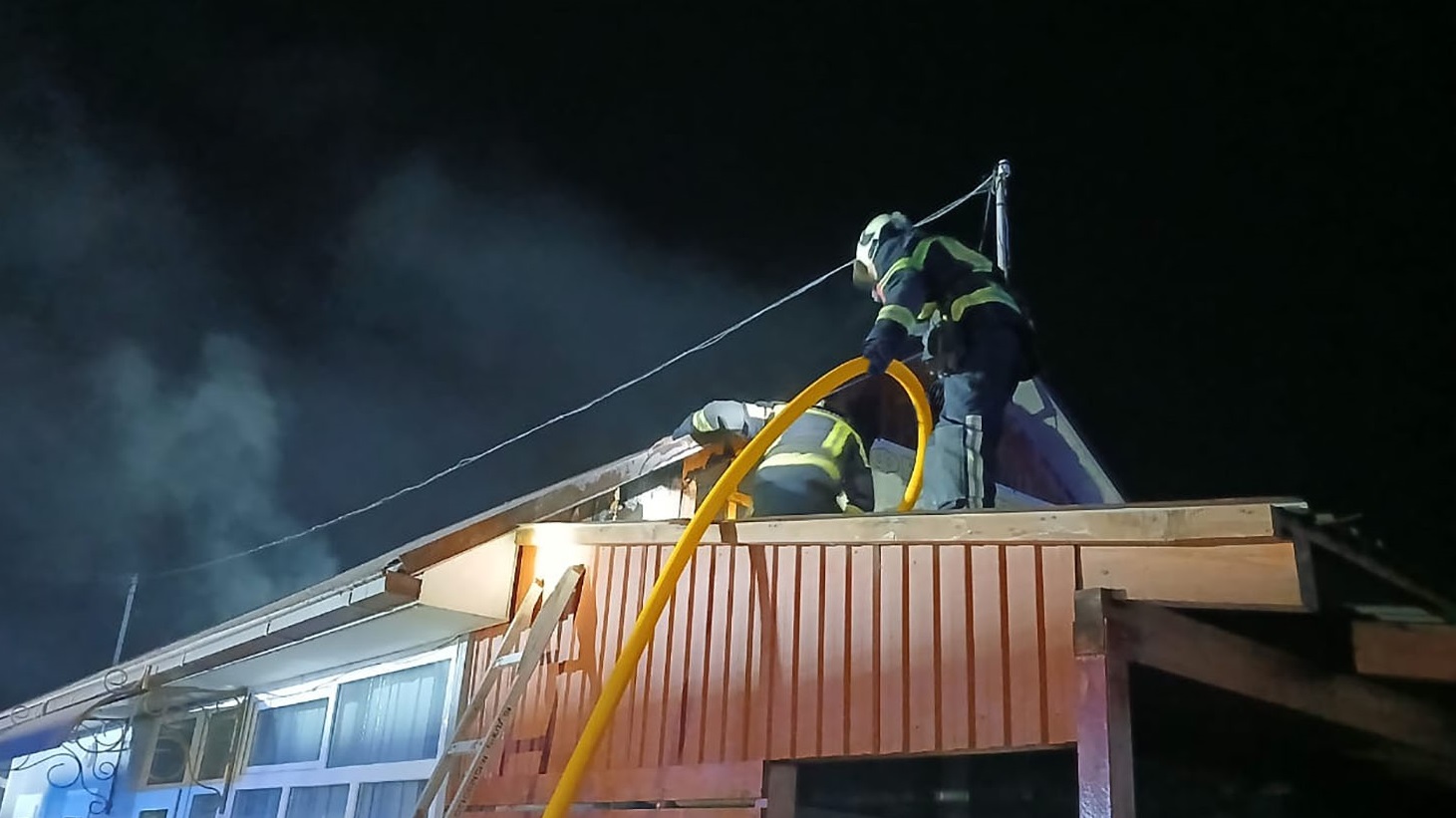 У Виноградові охоронець врятував ринок від масштабної пожежі (ФОТО)