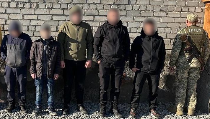 Закарпатець намагався переправити чотирьох чоловіків через Тису (ФОТО)