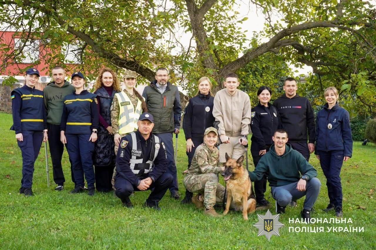 На Закарпатті ветерани проходять сеанси релаксації з поліцейськими кінологами (ФОТО)