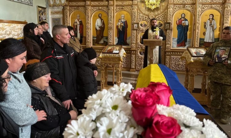 У Полянській громаді в останню дорогу провели 53-річного Героя Володимира Русина (ФОТО)