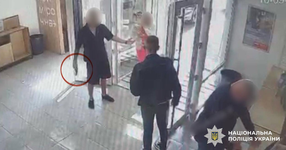 Запоріжець уник покарання за стрілянину на "Новій пошті" в Ужгороді