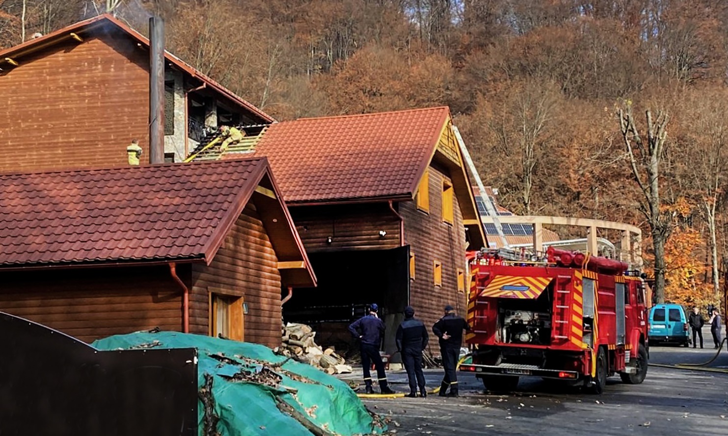 На Мукачівщині сталася пожежа у готельно-ресторанному комплексі (ФОТО)