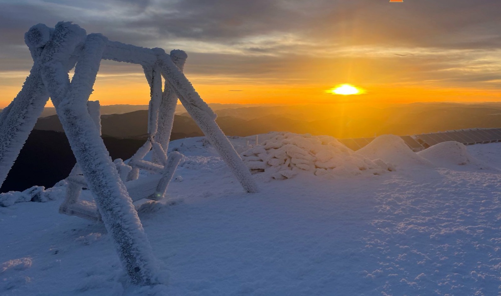 У Карпатах вдарив мороз і вирує штормовий вітер (ФОТО)
