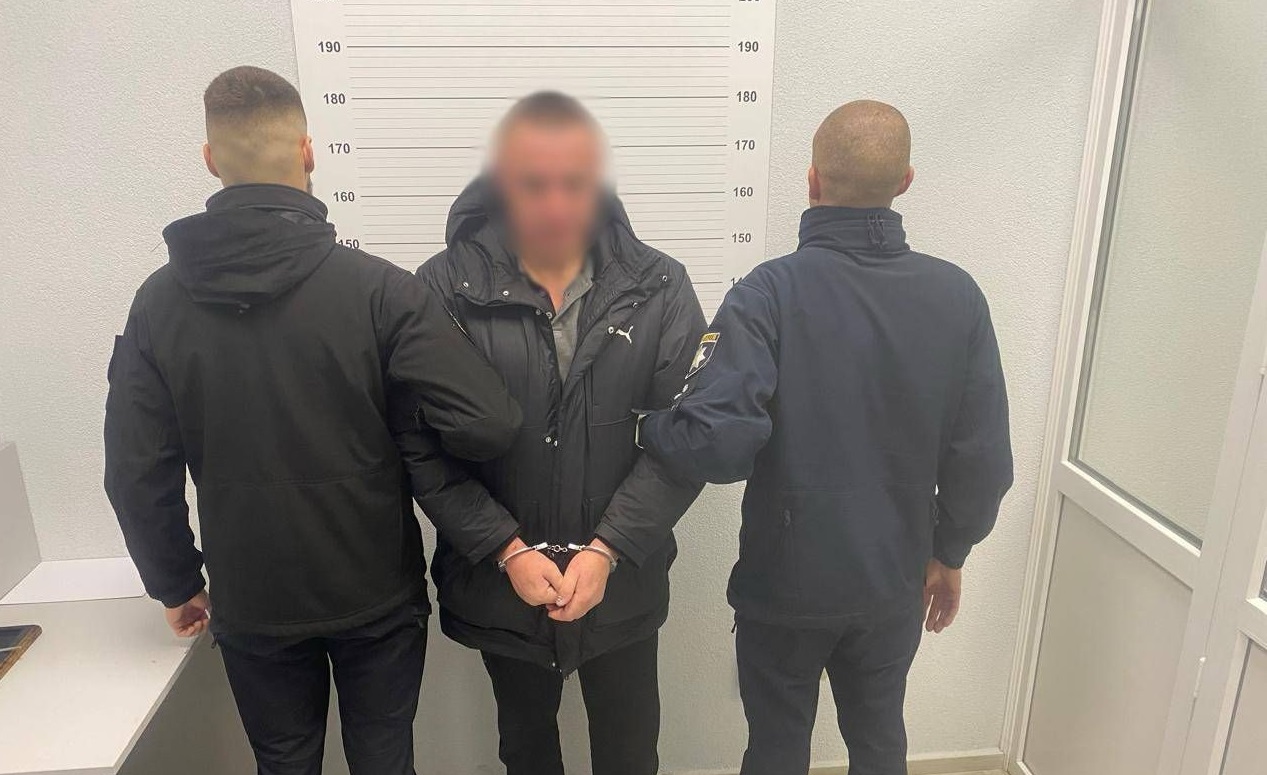 В Ужгороді затримали чоловіка, який під час візиту «в гості» пограбував жінку (ФОТО)