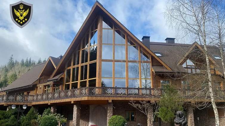 Михайло Остриков під час роботи в Мінсоцполітики (фото сайту Порадниця)