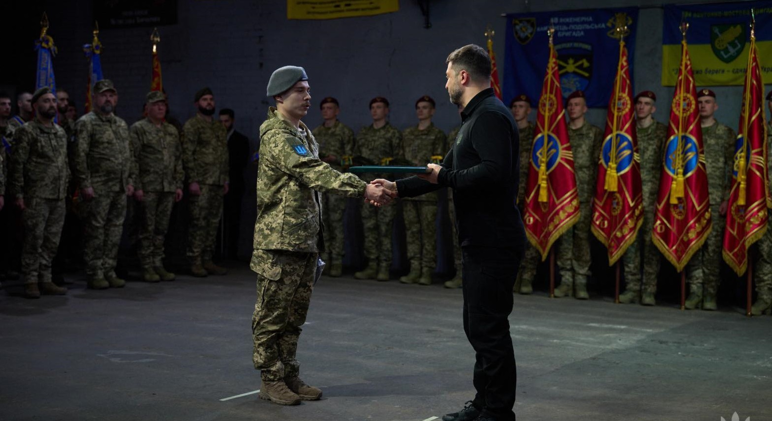 Офіцера 128-ї Закарпатської бригади Василя Полянчича нагородили «Хрестом бойових заслуг» (ФОТО)