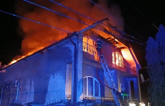 У Великій Доброні вночі горів житловий будинок (ФОТО)