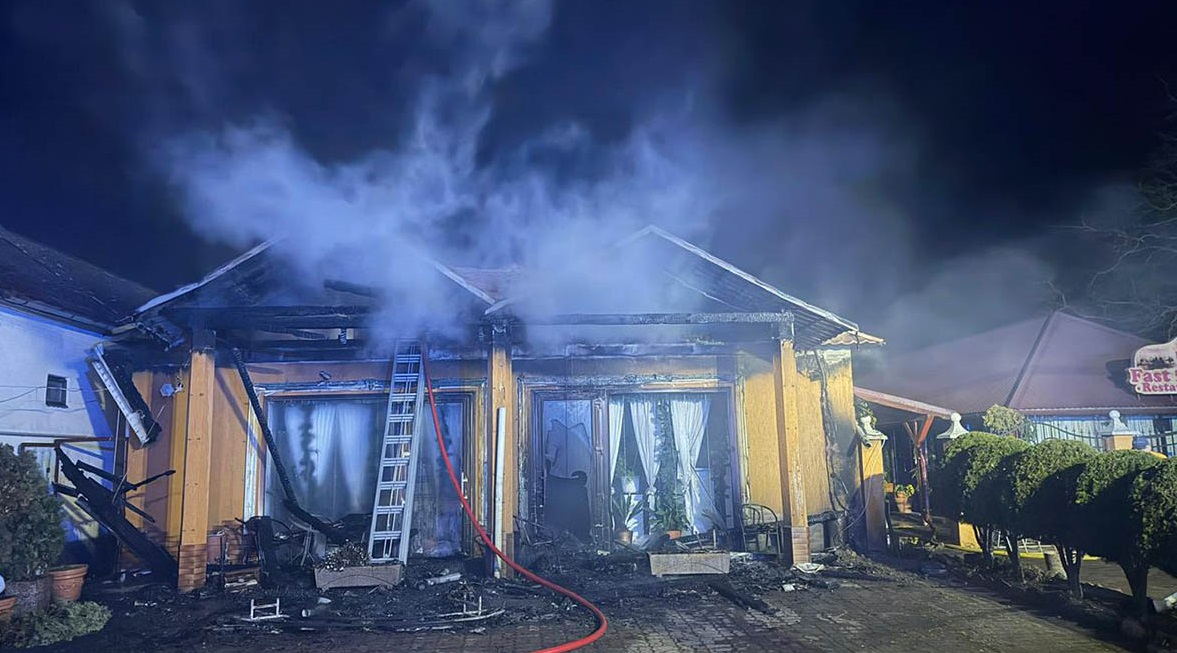 У селі Косонь на Берегівщині загорівся ресторан (ФОТО)