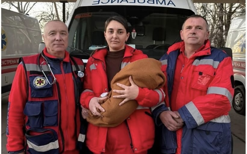 На Берегівщині бригада «103» прийняла стрімкі пологи у 30-річної жінки (ФОТО)