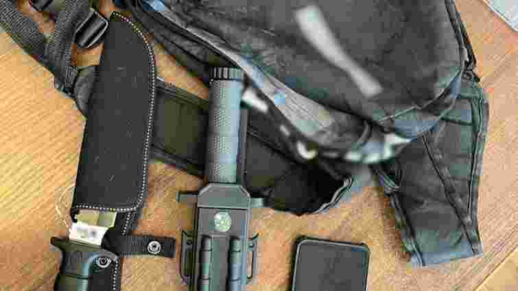 Підлітку, який планував теракт у школі на Тячівщині, призначили іспитовий термін (ФОТО)