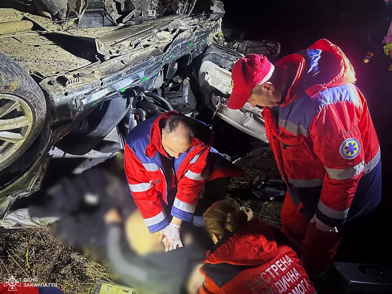 У ДТП біля Хуста загинули водій і пасажирка BMW, інша пасажирка – травмована (ВІДЕО)