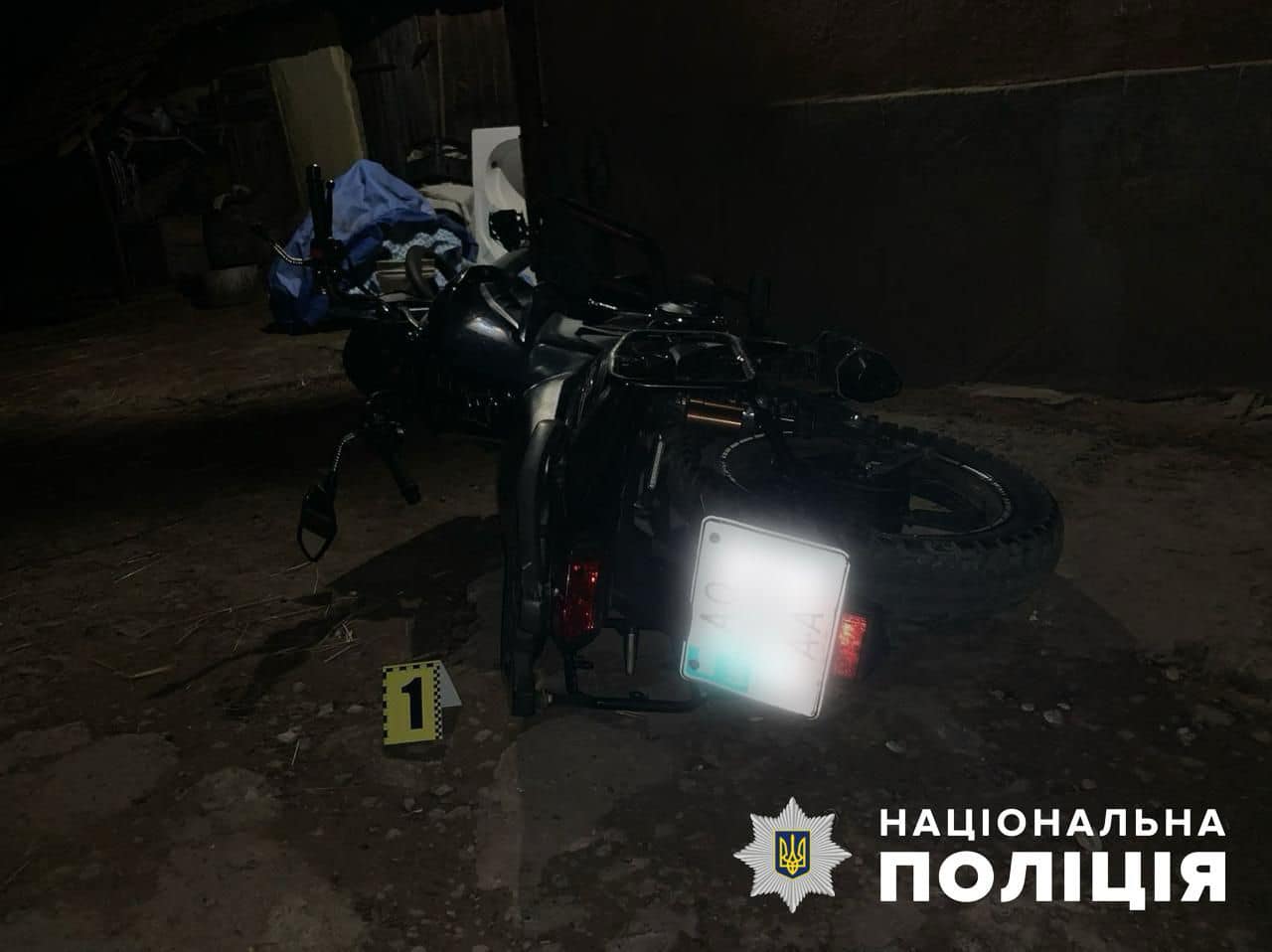 У Щасливому на Мукачівщині п'яний 16-річний мотоцикліст смертельно травмував 19-річного односельця (ФОТО)