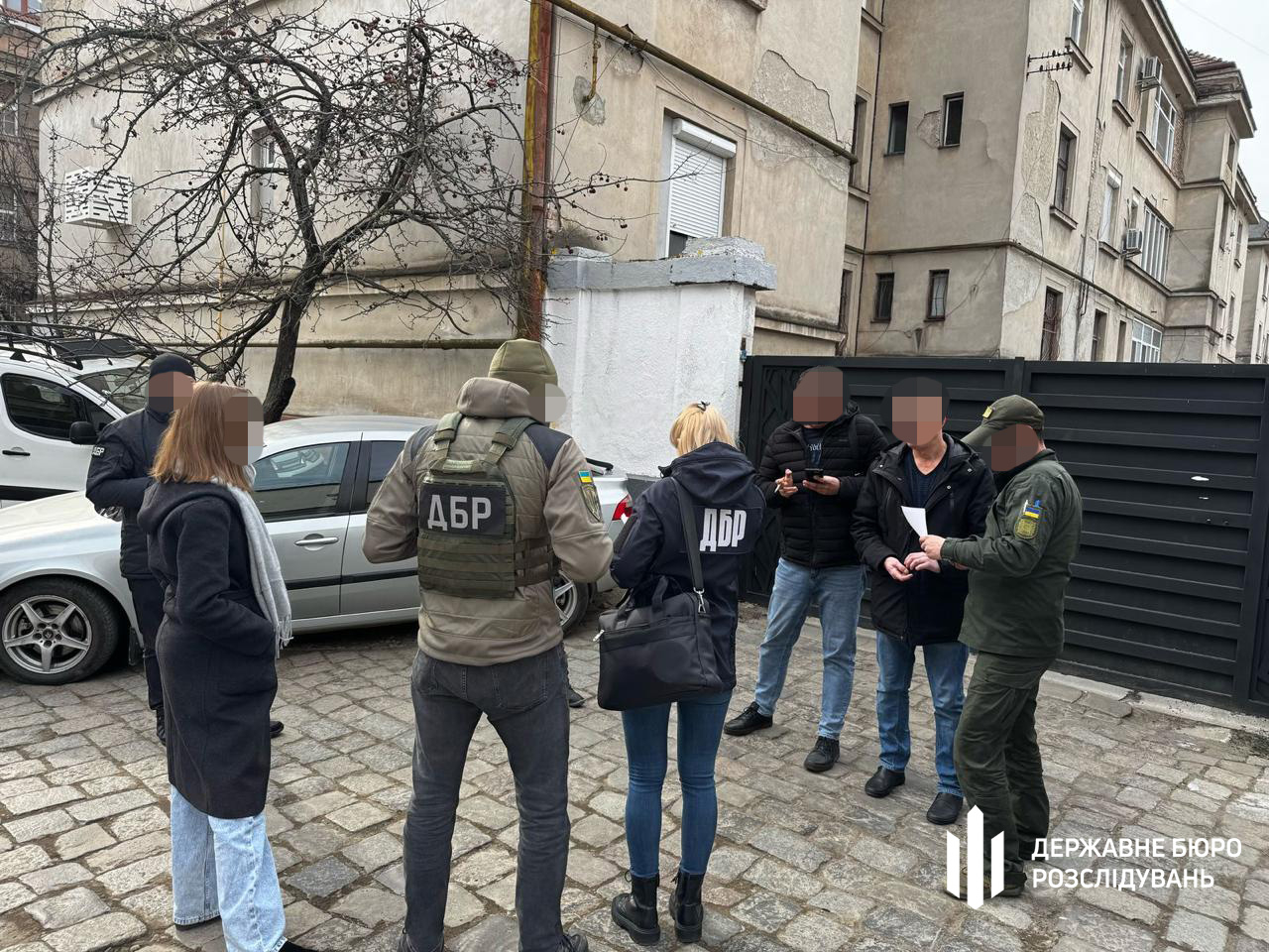 "Тюремник" із Закарпаття із земляком в Чехії за участі матері та ще 5-х осіб переправили через кордон щонайменше 150 "ухилянтів" (ФОТО)