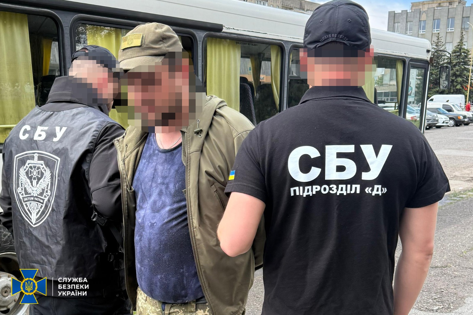 На Закарпатті прикордонник за хабарі сприяв незаконному переправленню "ухилянтів" за кордон (ФОТО)