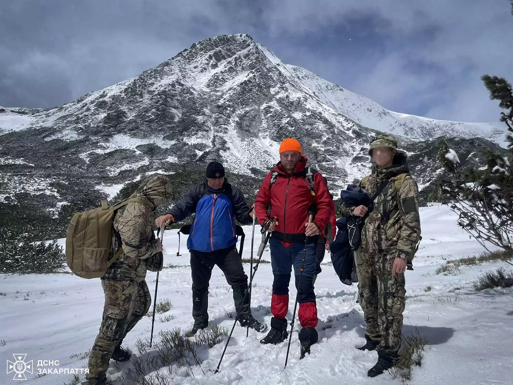 На Рахівщині жінка з Харківщини повідомила про своїх чоловіка і сина, що виснажились у горах (ФОТО)
