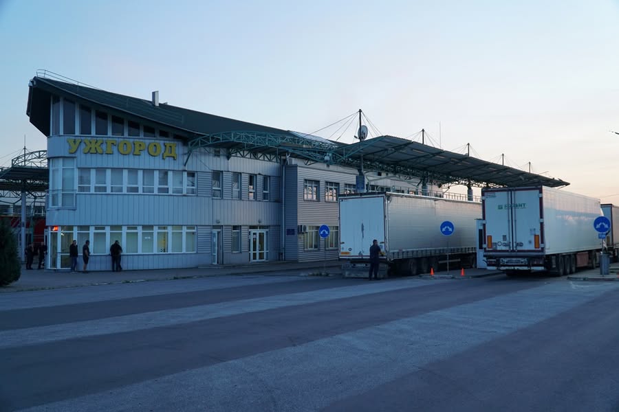 Два КПП на кордоні зі Словаччиною та угорщиною тимчасово не працюватимуть