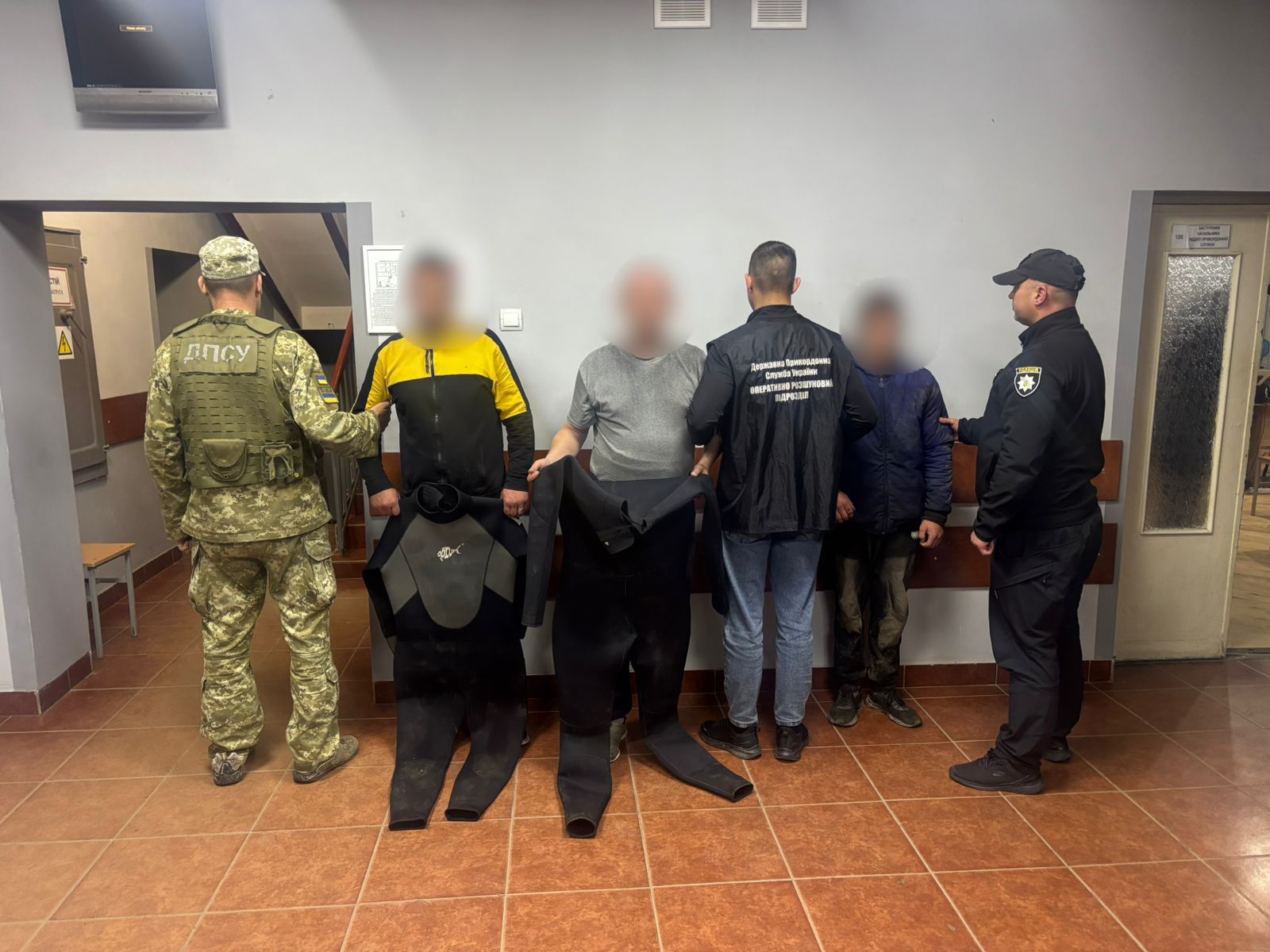 На Рахівщині прострілами затримали двох "водолазів" та їх провідника (ФОТО, ВІДЕО)