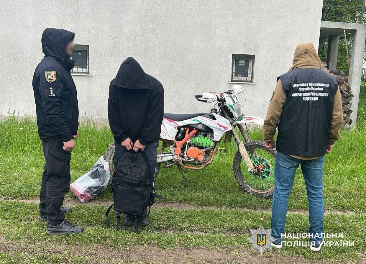 Переправник "ухилянтів" з Верхнього Водяного на Рахівщині підвозив клієнтів" до кордону на мотоциклі (ФОТО)