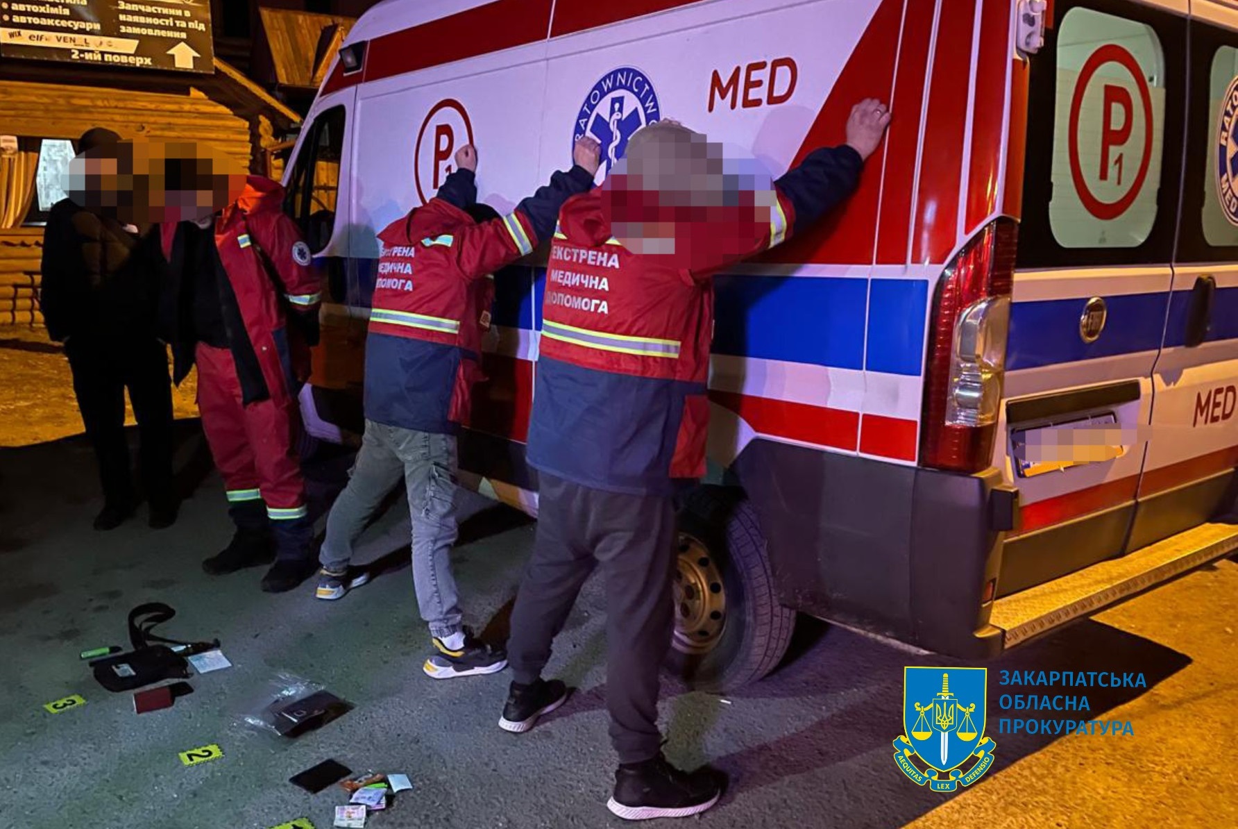 На Закарпатті скерували до суду справу поліцейського з Кіровоградщини, який на авто "швидкої" возив "ухилянтів" до кордону (ФОТО)