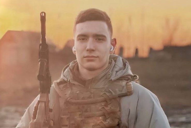 У Мукачеві в понеділок попрощаються з полеглим Героєм Денисом Білим (ФОТО)