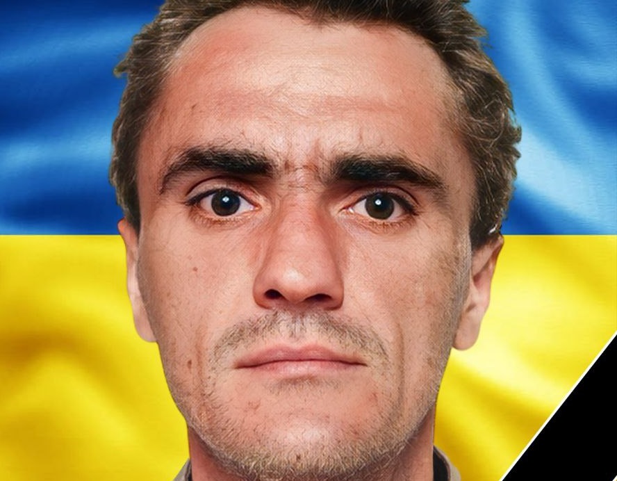 У Мукачеві попрощаються з полеглим на війні Михайлом Ярошем (ФОТО)