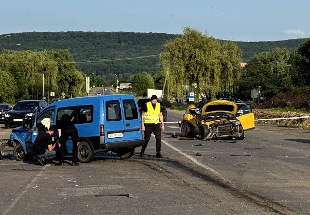 19-річному винуватцю резонансної ДТП на об'їзній Ужгорода, в якій загинула 25-річна ужгородка, присудили цілодобовий домашній арешт (ФОТО)